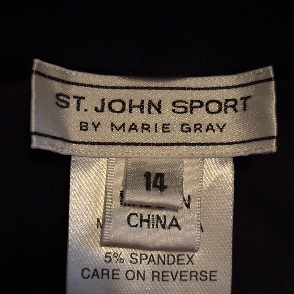 St John Sport Straight Leg Navy Pantsbwith added gold accents - Size 14 - Picture 2 of 7